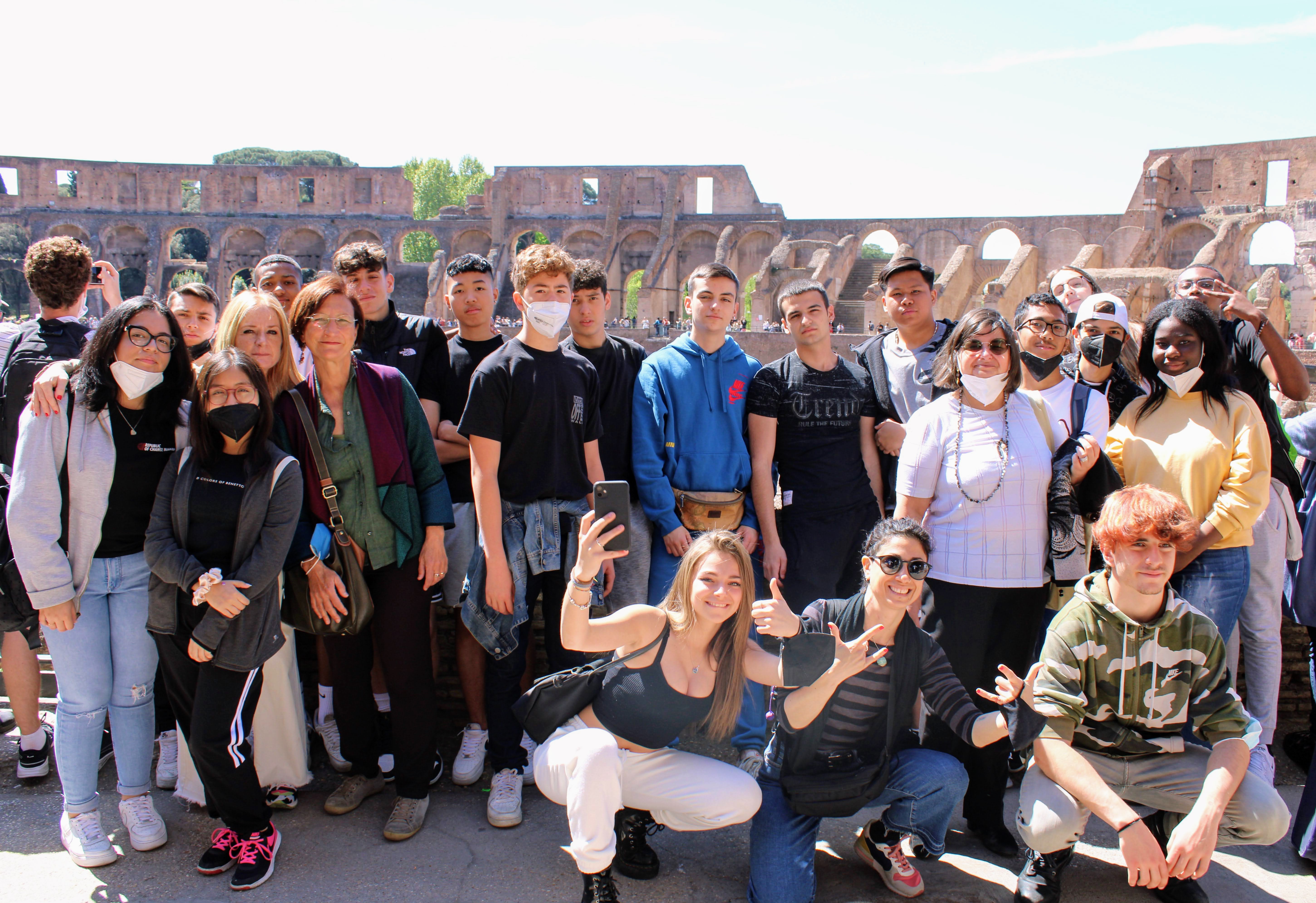 fotogruppoColosseo.jpg